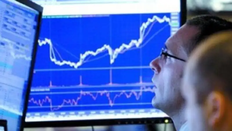 Объем операций на внутреннем валютном рынке вырос на 6,9%