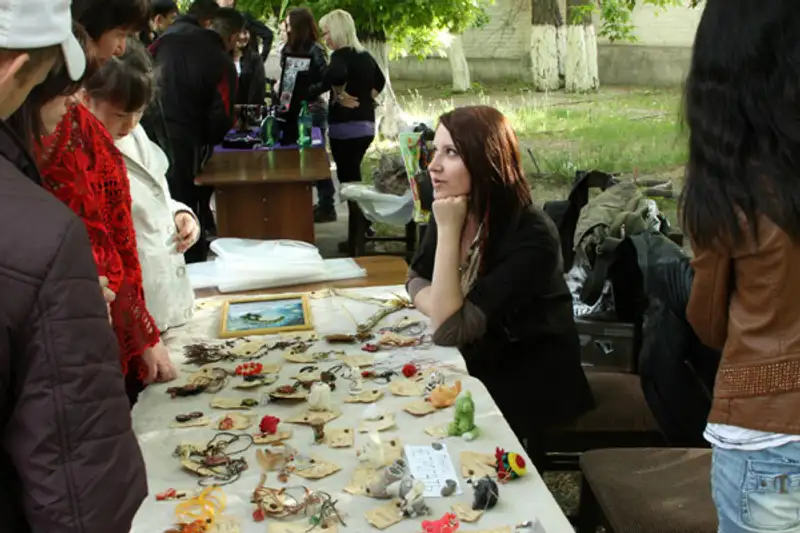 В ВКО Музей изобразительных искусств им. семьи Невзоровых провел акцию «Ночь в музее» (фото), фото - Новости Zakon.kz от 22.05.2012 19:38