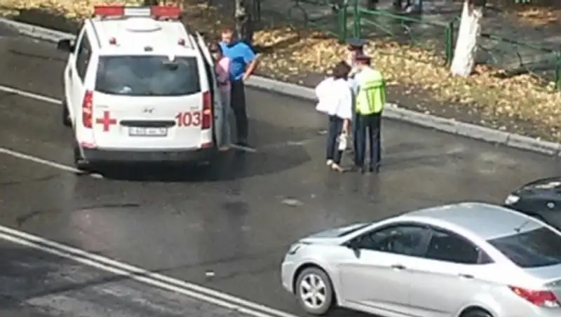 В Усть-Каменогорске иномарка сбила ребенка на пешеходном переходе