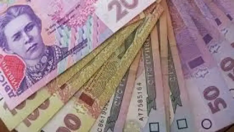 Депутатам Верховной рады втрое увеличили зарплату