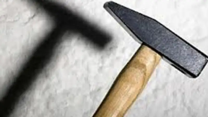 В Атырау 9 лет тюрьмы получила мать троих детей за пьяную ссору с молотком