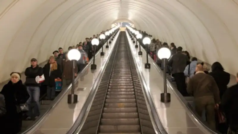 В московском метро пассажирка родила дочь