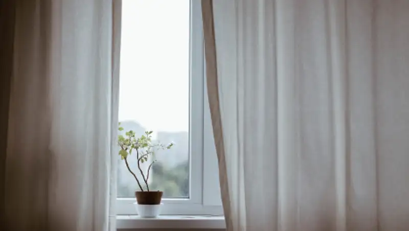 Трое детей выпали из окон за прошедшие сутки