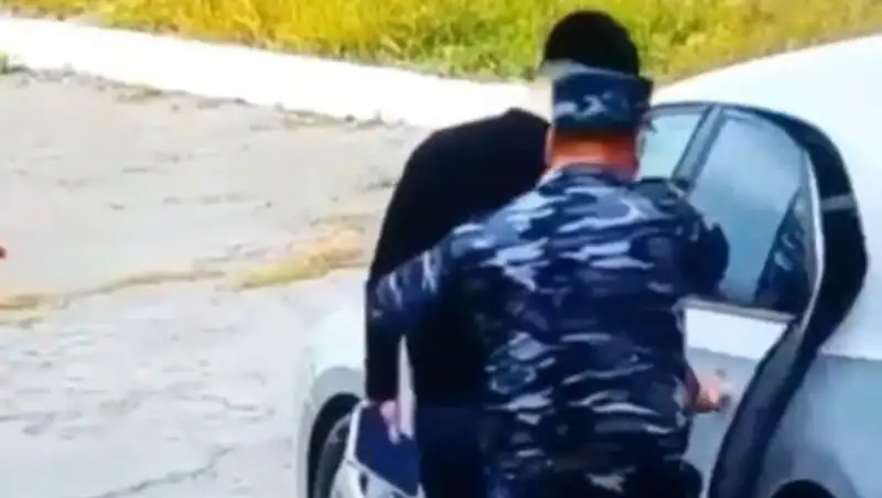 Появились кадры с задержания начальника колонии "Черный беркут"