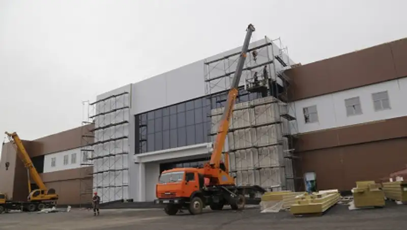 Строительство крупного оптово-распределительного центра в Караганде завершается