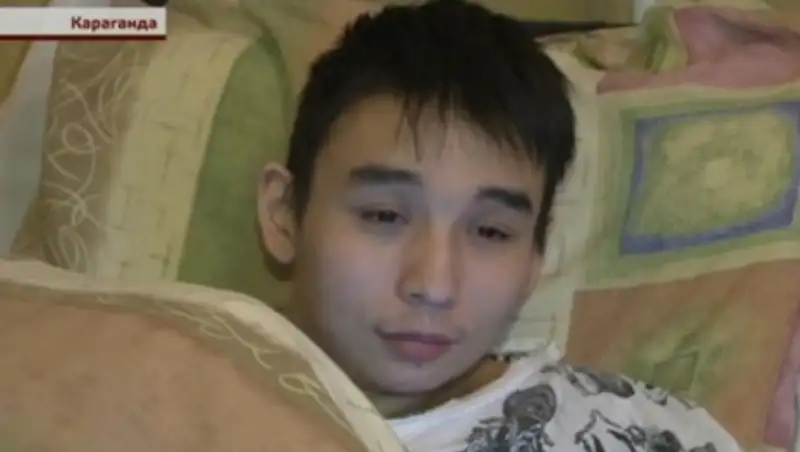 Парализованный карагандинец отдал деньги больным детям