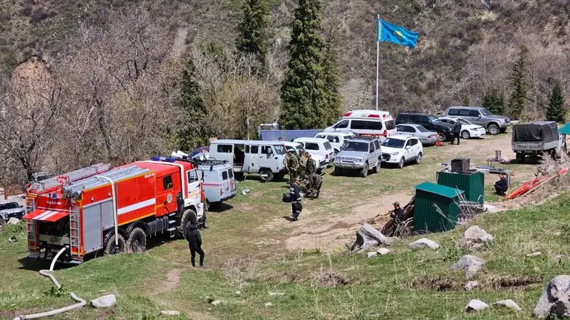 горы, лагерь пожарных, лесной пожар, фото - Новости Zakon.kz от 10.05.2023 11:59