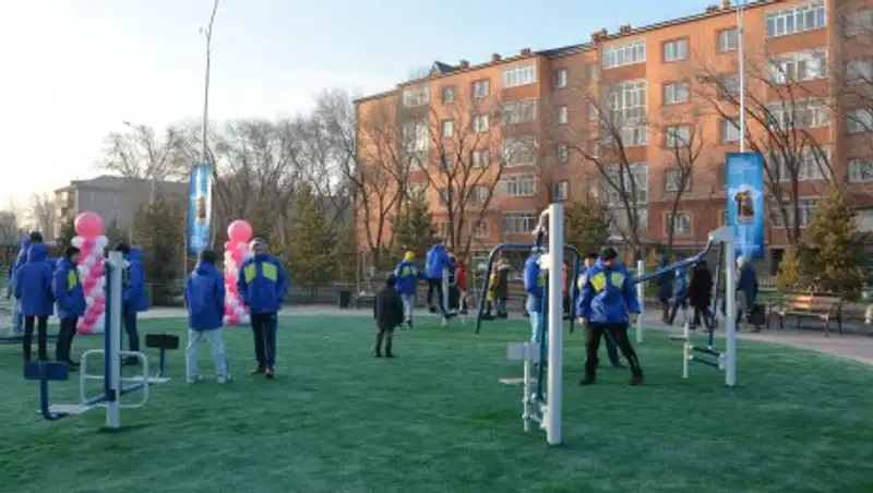 В День Первого Президента в Кокшетау открылись аллеи, детские и спортивные площадки