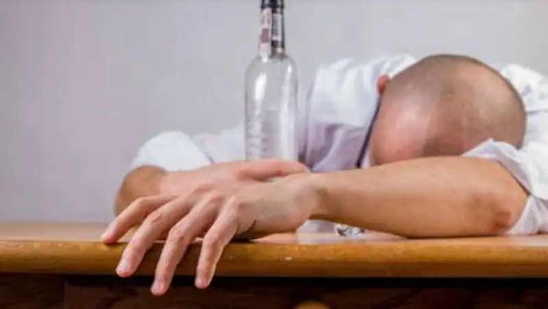 Назван простой способ избавиться от похмелья