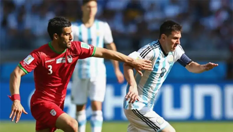 Лионель Месси спас Аргентину от провала