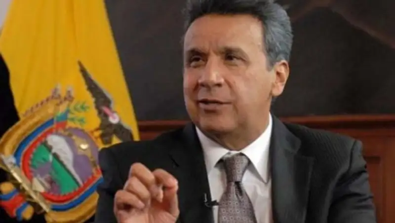 Депутатам парламента снизили зарплаты на 50% в Эквадоре