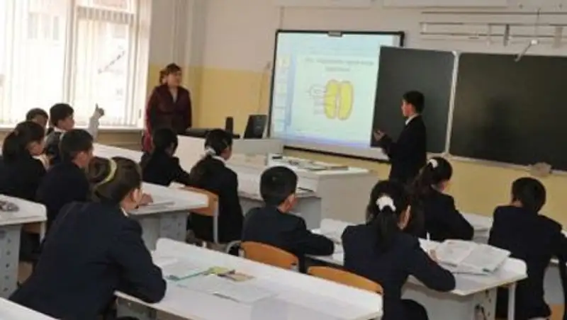 В Астане отчитались о первом годе пилотного способа финансирования школ