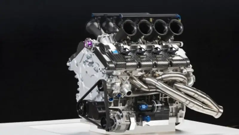  В "Ред булле" думают об использовании пятого мотора в Канаде