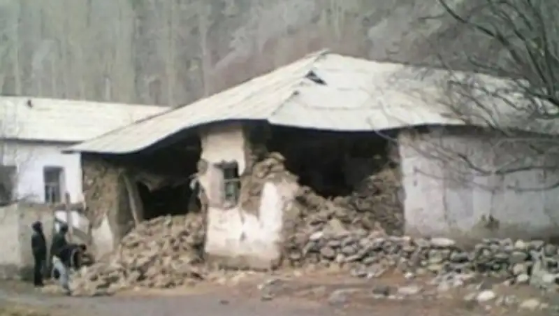 Власти Таджикистана сообщили о разрушении 500 домов в результате землетрясения