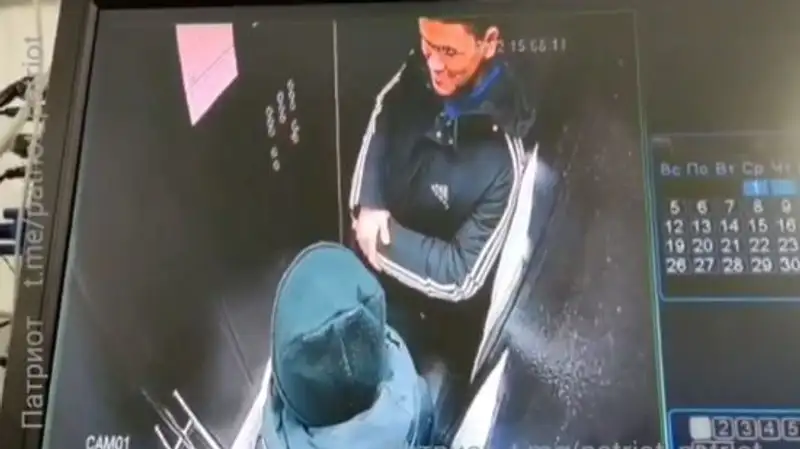 Мужчина в Караганде домогался девочки в лифте