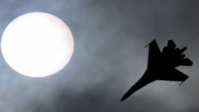 Разбившие в Алматинской области самолеты СУ-27 летчики вышли на свободу