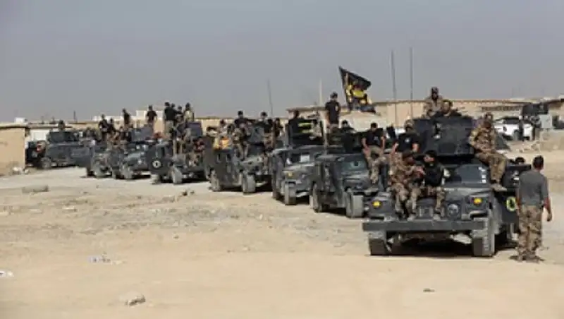 Три командных пункта ИГ подожжены на окраине иракского Мосула  