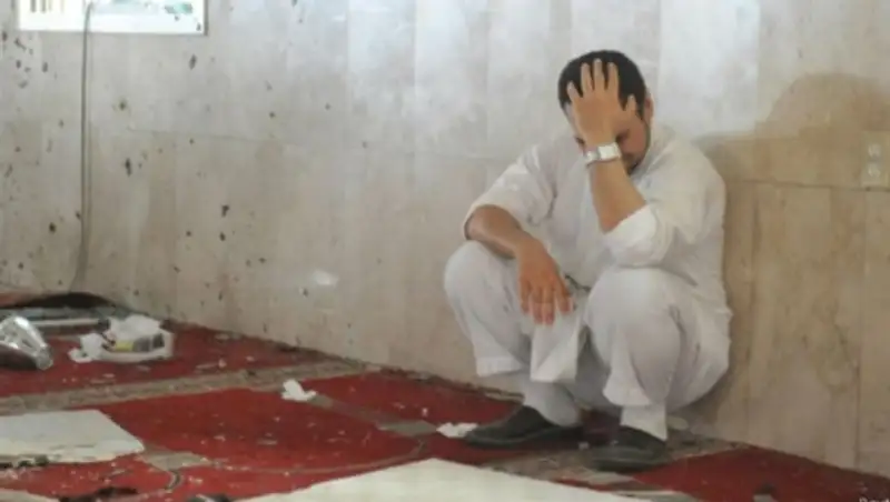 При взрыве в саудовской мечети погибли более 20 человек