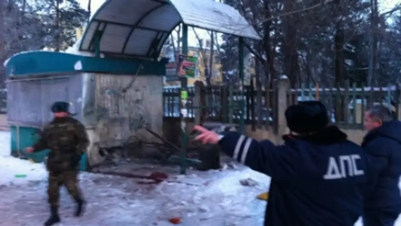 На автобусной остановке в Ангарске произошел взрыв