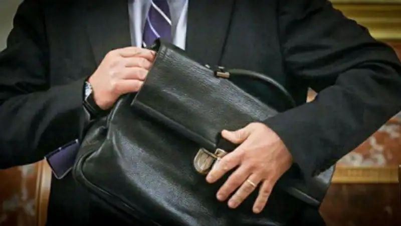 36 госслужащих привлечены к ответственности в Шымкенте