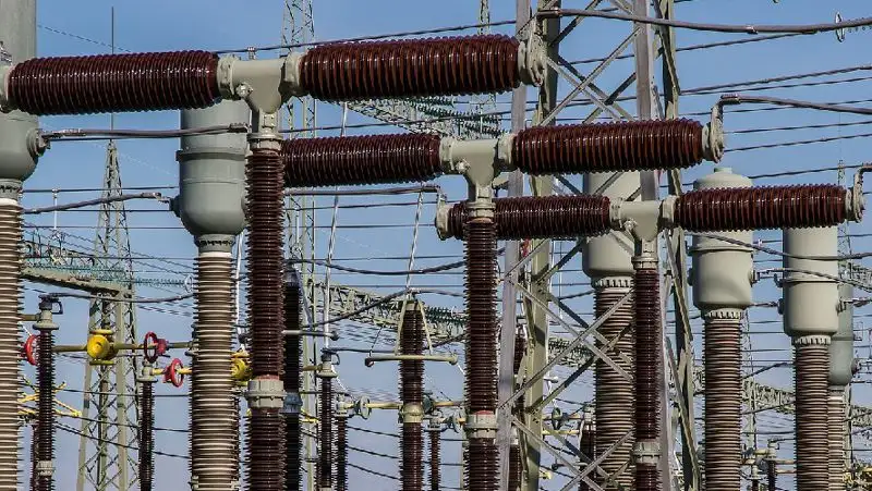 Тысячи домов в Британии остались без света из-за мощного шторма