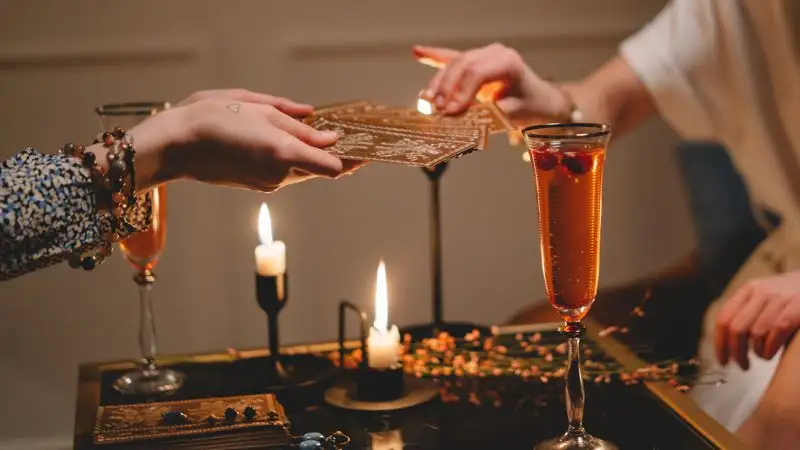 Гадаем на Святки: Топ-5 мистических идей