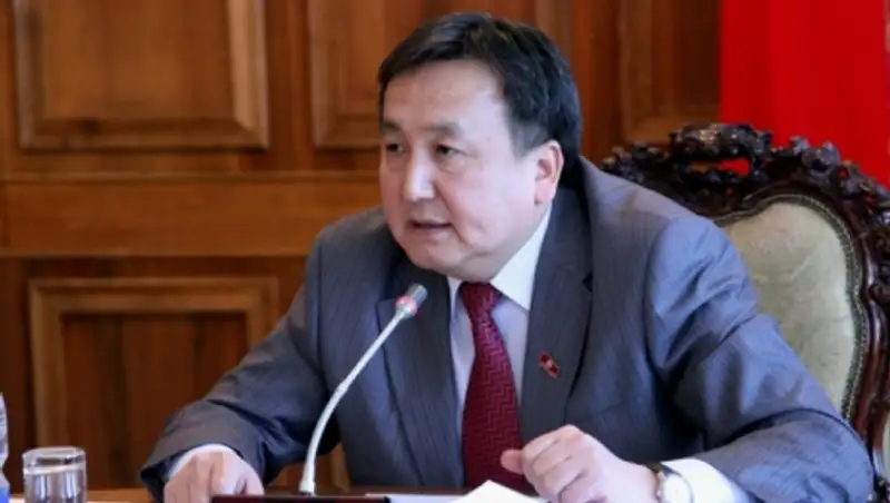 Спикер парламента Кыргызстана Асылбек Жээнбеков подал в отставку