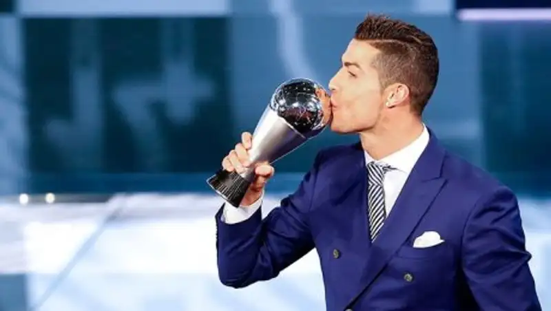 «Он живёт, чтобы забивать голы». 15 ярких цитат о Роналду