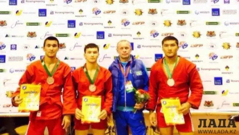 Самбисты из Актау привезли три бронзовые медали с чемпионата мира в Риге