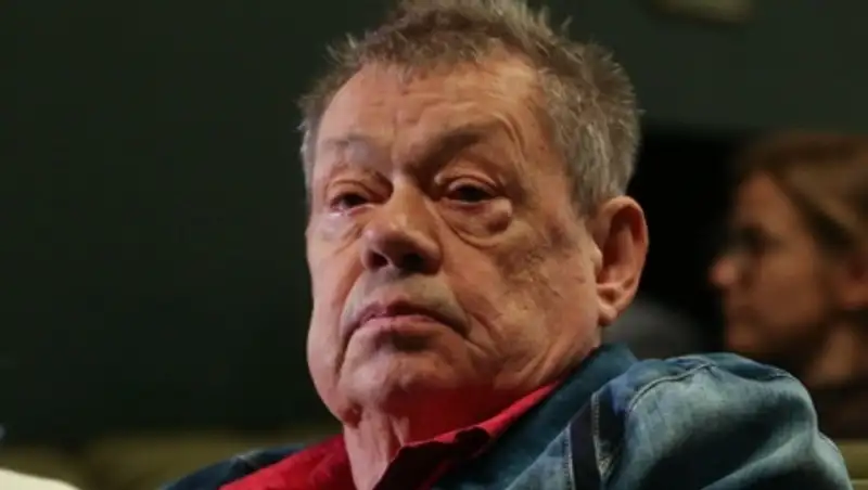 Внучка Николая Караченцева попала под машину в центре Москвы