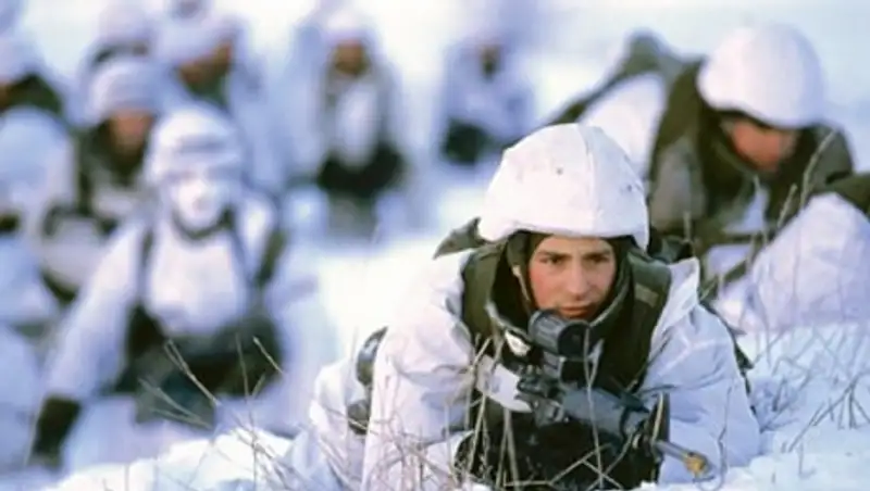 Канада начала военные учения в Арктике