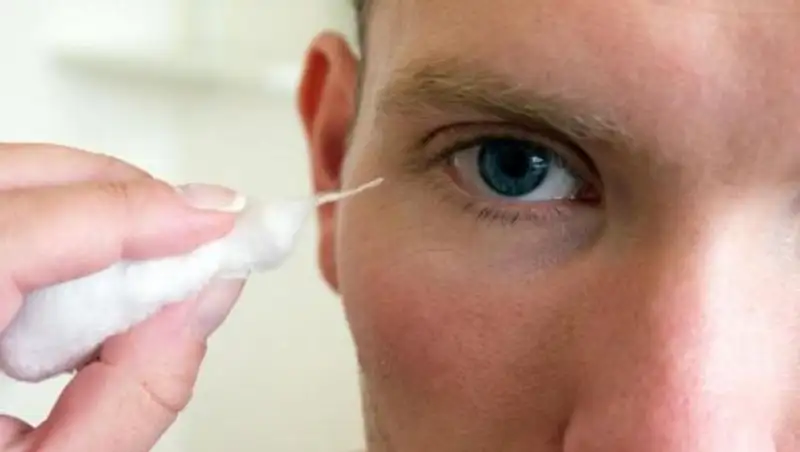 Почему для зрения важен роговичный рефлекс