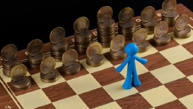 «Наш любимый клиент»: эксперты разоблачают финансовые пирамиды