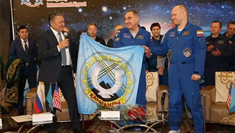 Аким Карагандинской обл поздравил космонавтов корабля «Союз» с благополучной посадкой