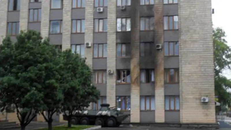 В Артемовске обстреляли здание горсовета