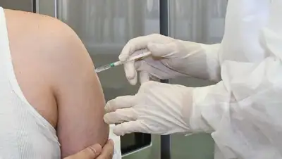 Казахстан Pfizer вакцинация, фото - Новости Zakon.kz от 10.05.2022 13:39