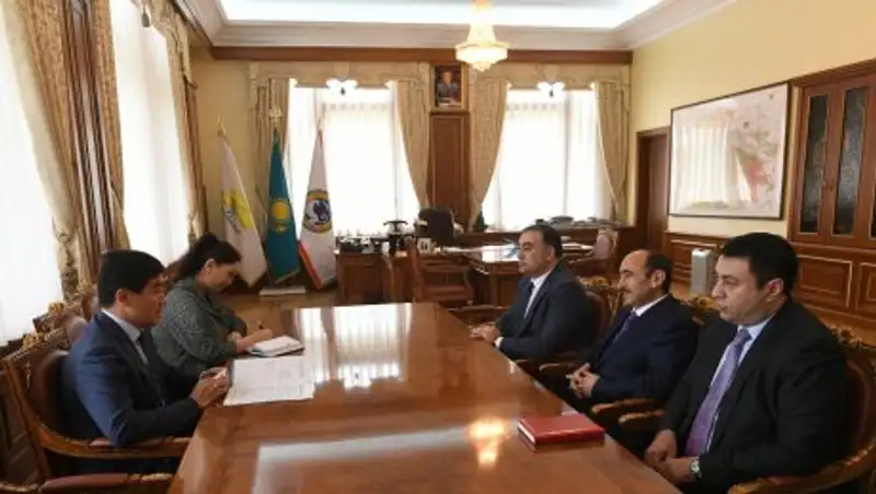 Алматы и азербайджанский Гянджа могут стать городами-побратимами