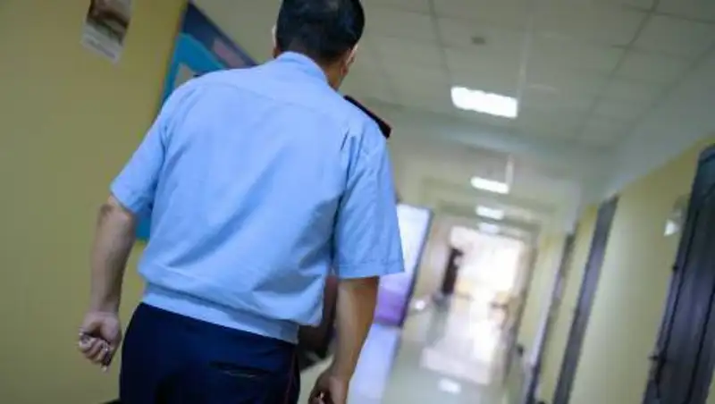 Уволен павлодарский полицейский, обвиненный в изнасиловании