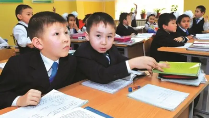 За какой партой должен сидеть ребенок с плохим зрением