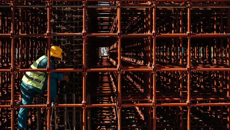 Сколько иностранцев работают в Казахстане