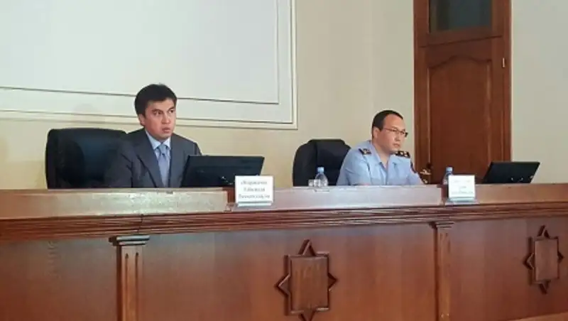 Аким Шымкента собрал экстренное совещание по вопросам безопасности движения