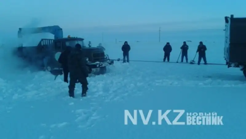 В Карагандинской области рабочие прошли 70 километров, прежде чем их отыскали спасатели