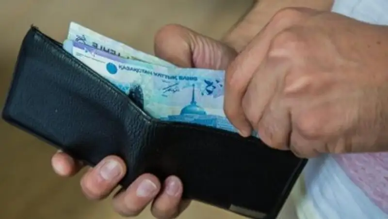 Будут ли доплаты к зарплатам директоров школ и их заместителей, сообщили в МОН