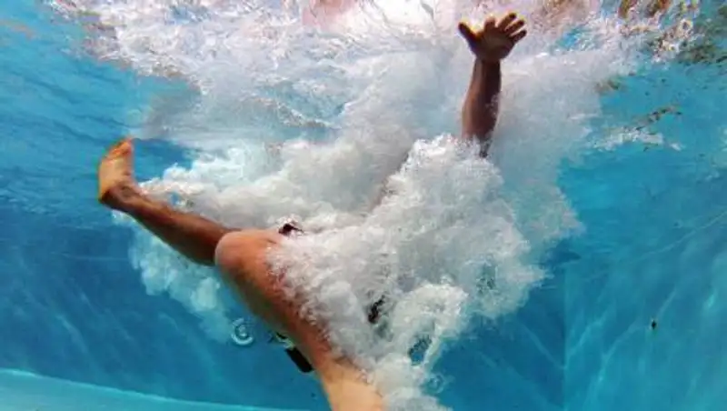 Уметь спасать необязательно: Как принимают спасателей на работу в аквапарки