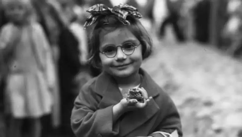 13 трогательных исторических фотографий