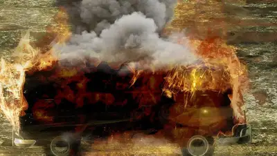 Пожар на трассе, фото - Новости Zakon.kz от 23.12.2021 19:59