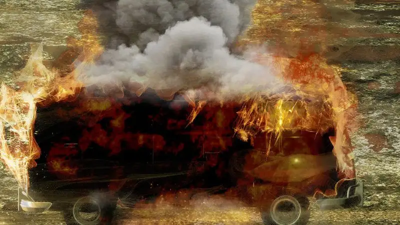 Перевозивший детей автобус загорелся в Павлодарской области