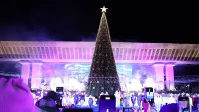В Алматы зажгли Главную новогоднюю елку