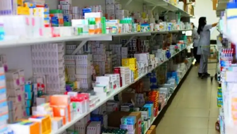 В Минздраве ответили на критику депутата Аманжоловой о дорогих лекарствах в аптеках