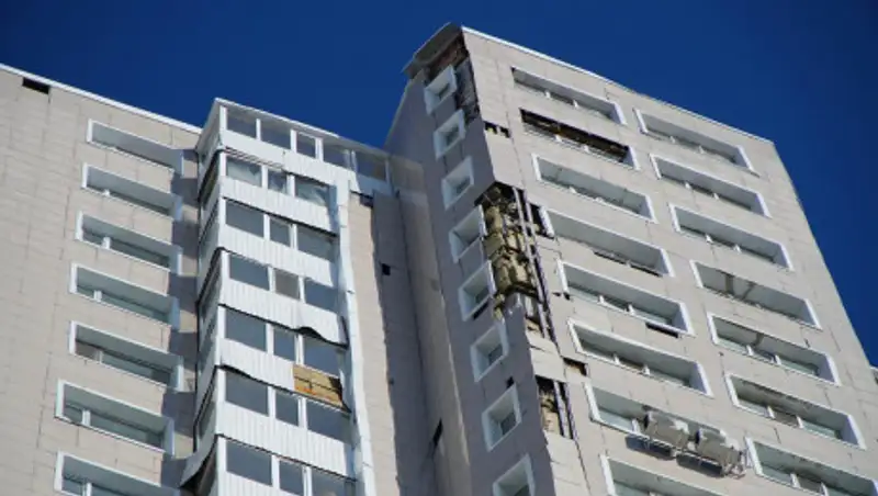 Падающие плиты, аварийные лифты: как акимат столицы намерен решить проблемы ЖКХ